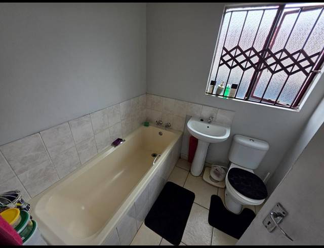 3 BEDROOM HOUSE FOR SALE IN THE ORCHARDS